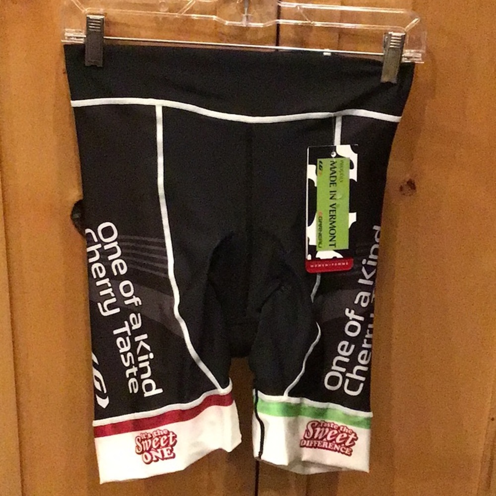 Women’s Garneau Touring Bike Short with Dr Pepper branding